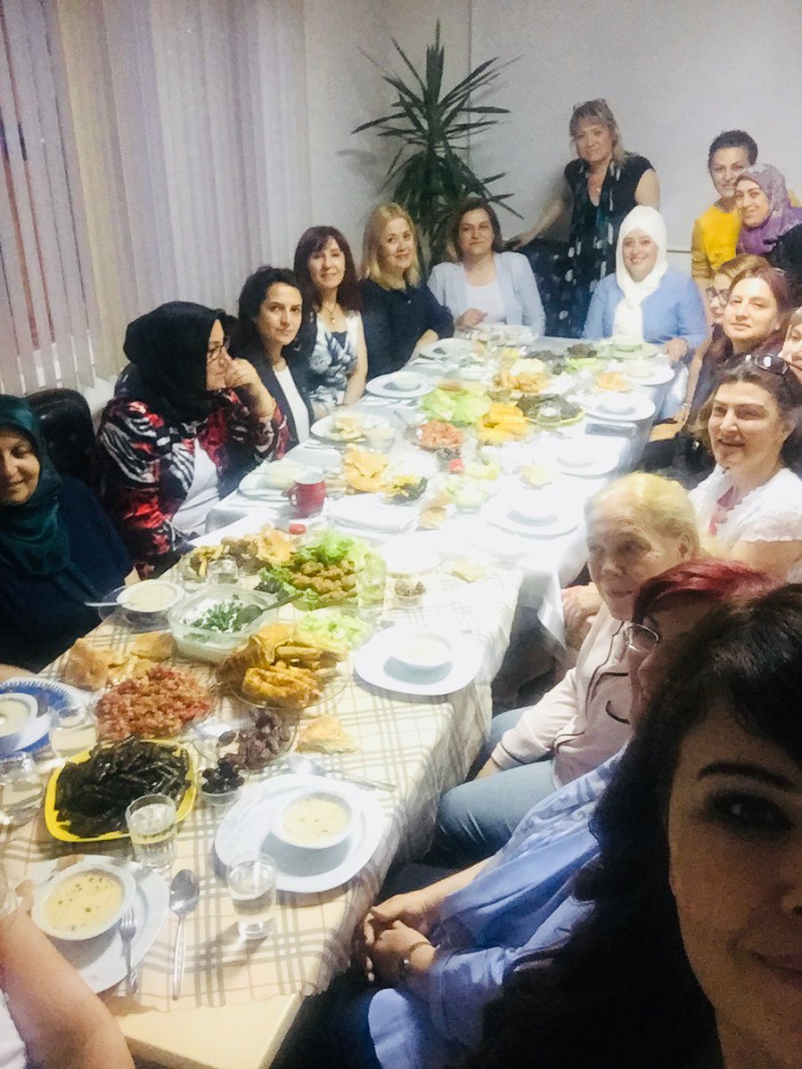 kadharder's tweet photo. Derneğimizde Üyelerimiz ve Misafirlerimiz ile İftar Yaptık. Birliğimiz Daim Olsun,Tutulan oruçlar Kabul Yapılan İbadetler Makbul Olsun...Emeği Geç.en ve Bizimle birlikte olan herkese Minettarız... @sultangunduz_ https://t.co/85HdXIZEoh