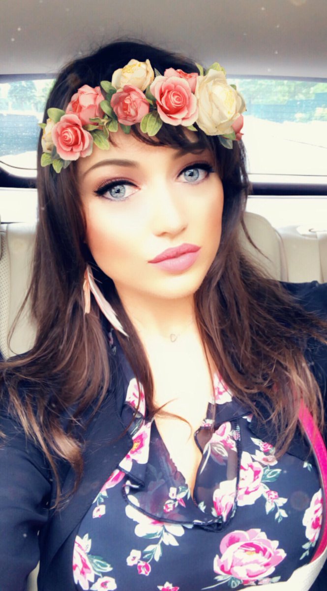 ElsaEsnoultOff's tweet photo. C’est parti ! En route pour venir vous voir au Cultura de Claye-Souilly ! 🤗 Trop hâte !!! 😍😍
#seancedededicaces #cultura #elsaesnoult #nouvel #album #3 #hatedevousvoir https://t.co/4zW7I5uo5m