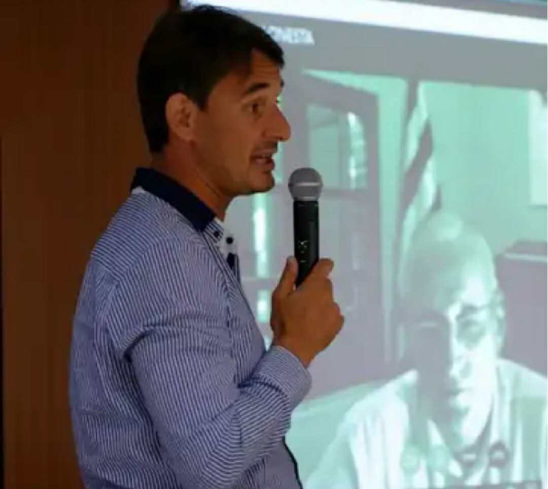 En 1866 le Catalan V. Balaguer est contraint de fuir l'Espagne. C'est en Provence qu'il trouve refuge. En 1936, les républicains catalans fuient le franquisme pour se réfugier en France. Depuis 2017, le gvt catalan est contraint à l'exil en Belgique ou en Suisse. Plus en France.