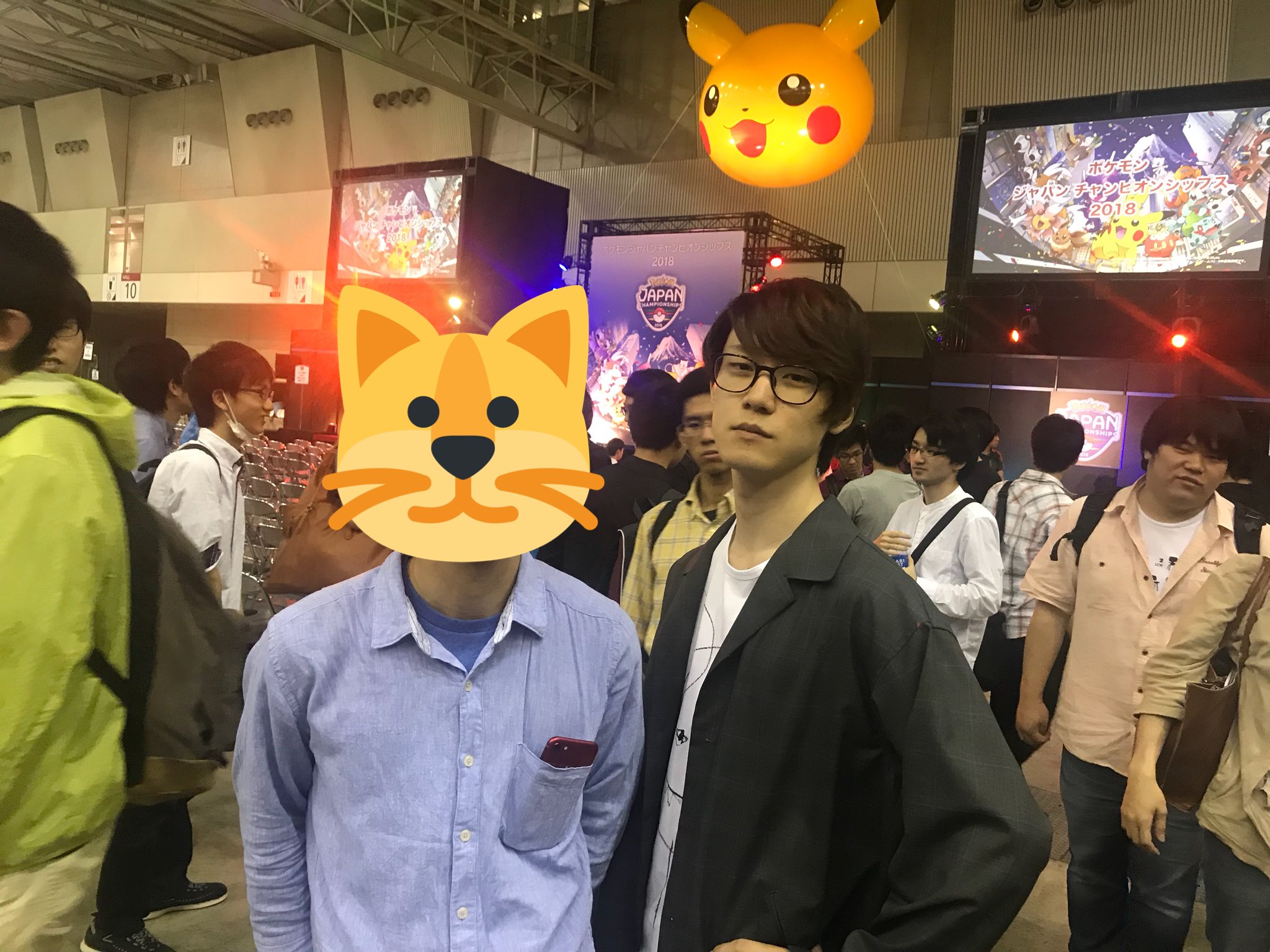 ビエラ Sur Twitter 昨年度世界優勝のバルドルさんと写真撮ったのに顔上げるなって言われたから猫にしときます ビエラ Sur Twitter 昨年度世界優勝のバルドルさんと写真撮ったのに顔上げるなって言われたから猫にしときます