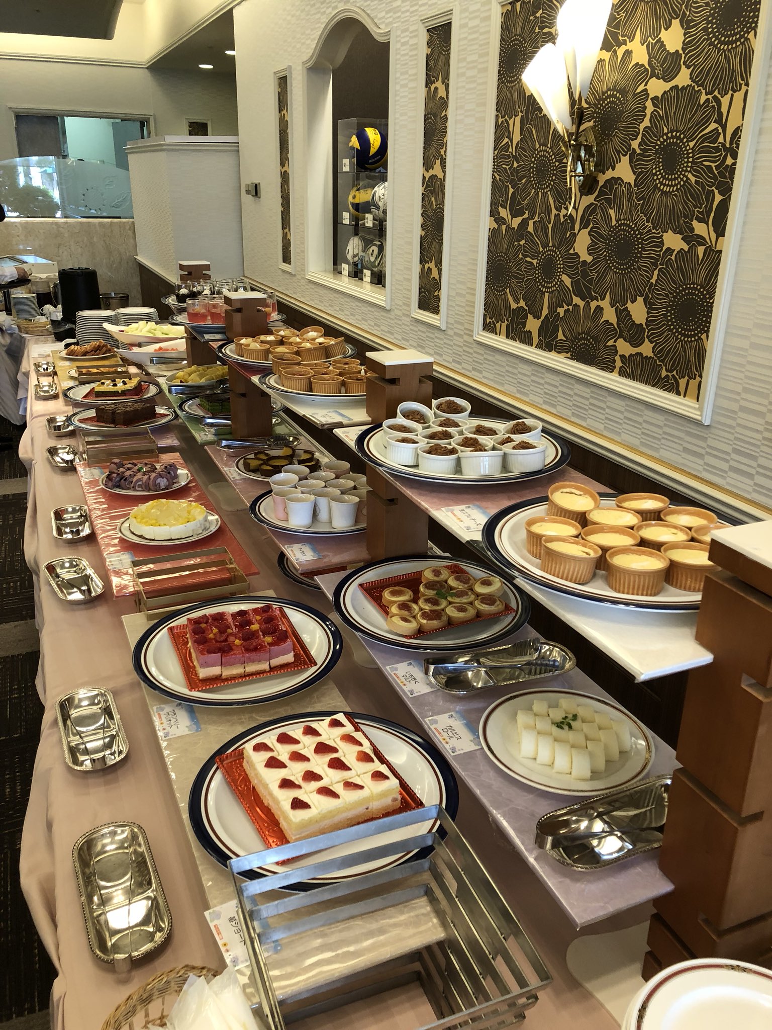 お食事男子 Himawari スイーツバイキング 久しぶりのケーキの花園 見つけちゃった イチヂク どの皿にもイチヂク登場 バイキングって選べる楽しさ 選ばないでなんでも皿にのせる楽しさがありますよね パスタ ピザ どちらも一種類しかなかったのが お食事男子 Himawari スイーツバイキング 久しぶりのケーキの花園 見つけちゃった イチヂク どの皿にもイチヂク登場 バイキングって選べる楽しさ 選ばないでなんでも皿にのせる楽しさがありますよね パスタ ピザ どちらも一種類しかなかったのが