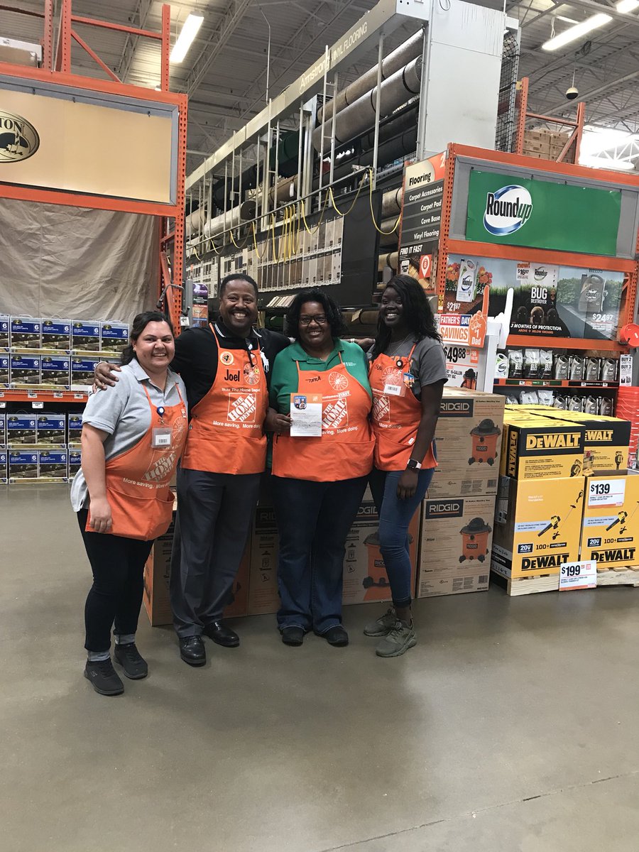 Tara receding a Homer Award at #725 Riverdale!!!  Awesome Job Tara!!!!