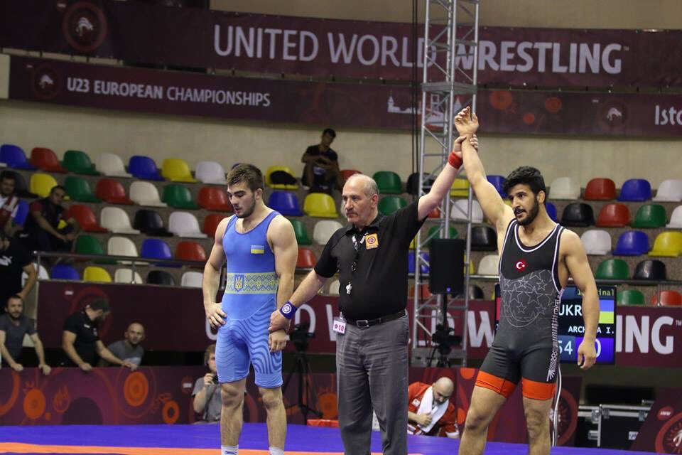 WEUChamp2018's tweet photo. U23 Avrupa Güreş Şampiyonası 86 kilogram serbest stil final maçında Ali Özen, Ukraynalı rakibi Lllia Archaiha'yı 10-0 sayı tuşu ile yenerek yarı finale yükseldi.
@gures_fed @wrestling https://t.co/OThaYPAK2y