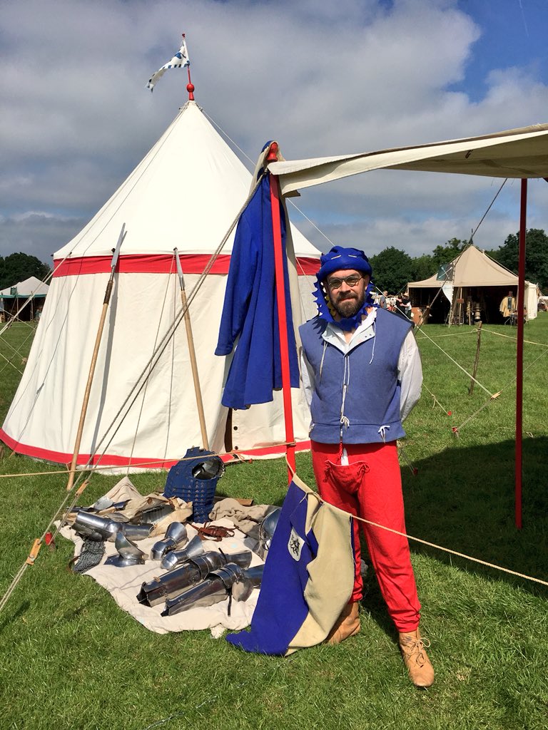 John of House Bonivant, part of the household of Richard Bonivant of Stone Castle, #Kent (now under <a href="/TweetBluewater/">Bluewater</a>!). Bonivant was a #medieval DelBoy, wheeling and dealing in fabrics, and changed his allegiance during the Wars of the Roses several times #BarnetMedFest2018