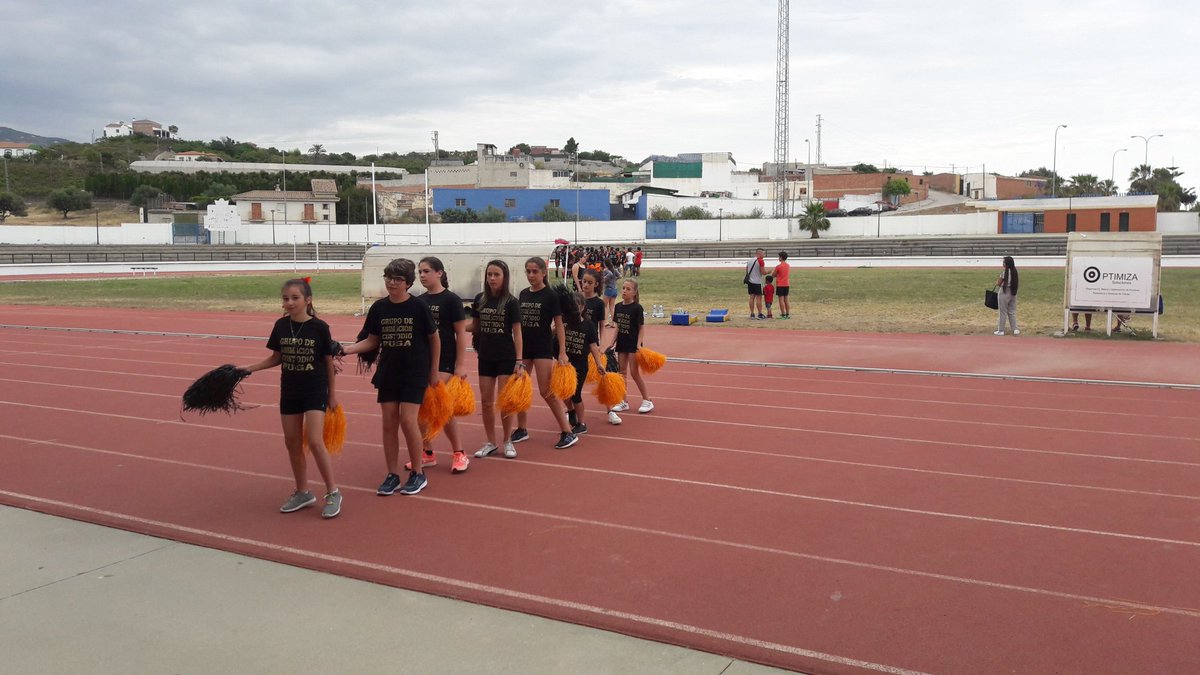 Estamos animando el partido del Club Rugby Axarquía en el Polideportivo Fernando Hierro de Vélez-Málaga.
#CustodioPugaNoPara <a href="/FEDEDDF/">FEDDF</a> @educacionenmlg <a href="/AMIVELBSR/">AMIVEL Reyes Gutiérrez</a> <a href="/LigaEspanolaBSR/">Liga Española BSR</a> <a href="/Malagaconvive/">Gabinete Convivencia e Igualdad</a>