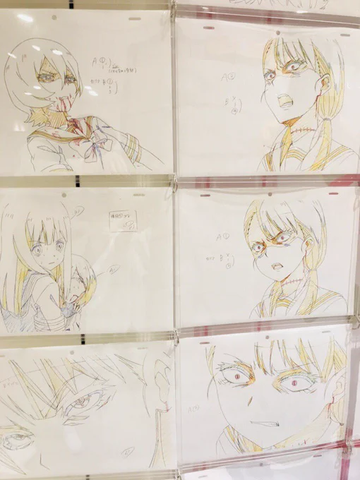 魔法少女サイト展示会、激しい顔芸が視界いっぱいに立ち並んでいて、す凄かったです 