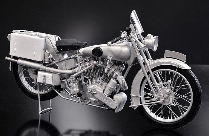 Quattroporte エルメスのモデルとなったオートバイ 1934年型に続いて1926年型ブラフ シューペリア Ss100が登場 アラビアのロレンスやキノの旅で有名なオートバイのロールスロイス Mfh 1 9 ブラフ シューペリア Ss100 1926 T Co 6yklq7xb6r