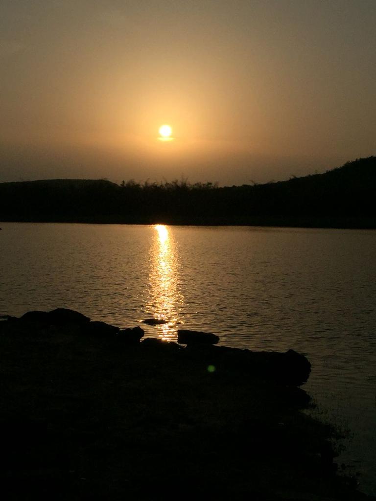 TheOdiaClub's tweet photo. #DerasDam #Bhubaneswar #SunSet #Serene @BBSRBuzz https://t.co/Z9g6LhvytW