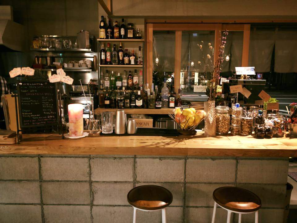 LikePay_Inc's tweet photo. LikePayに新しく参加してくださったバーを紹介します！🍸✨
「Bar Copain」#BarCopain
池袋駅からちょっと離れた隠れ家♡オーナーがなんとロシア人女性とその旦那さん👫✨
定期的にライブをやったり🎶カクテルも美味しくてオススメ🍹
皆さん是非行ってみてください💕
#likepay #bar #池袋 #オシャレ https://t.co/m8L8wNPFMc