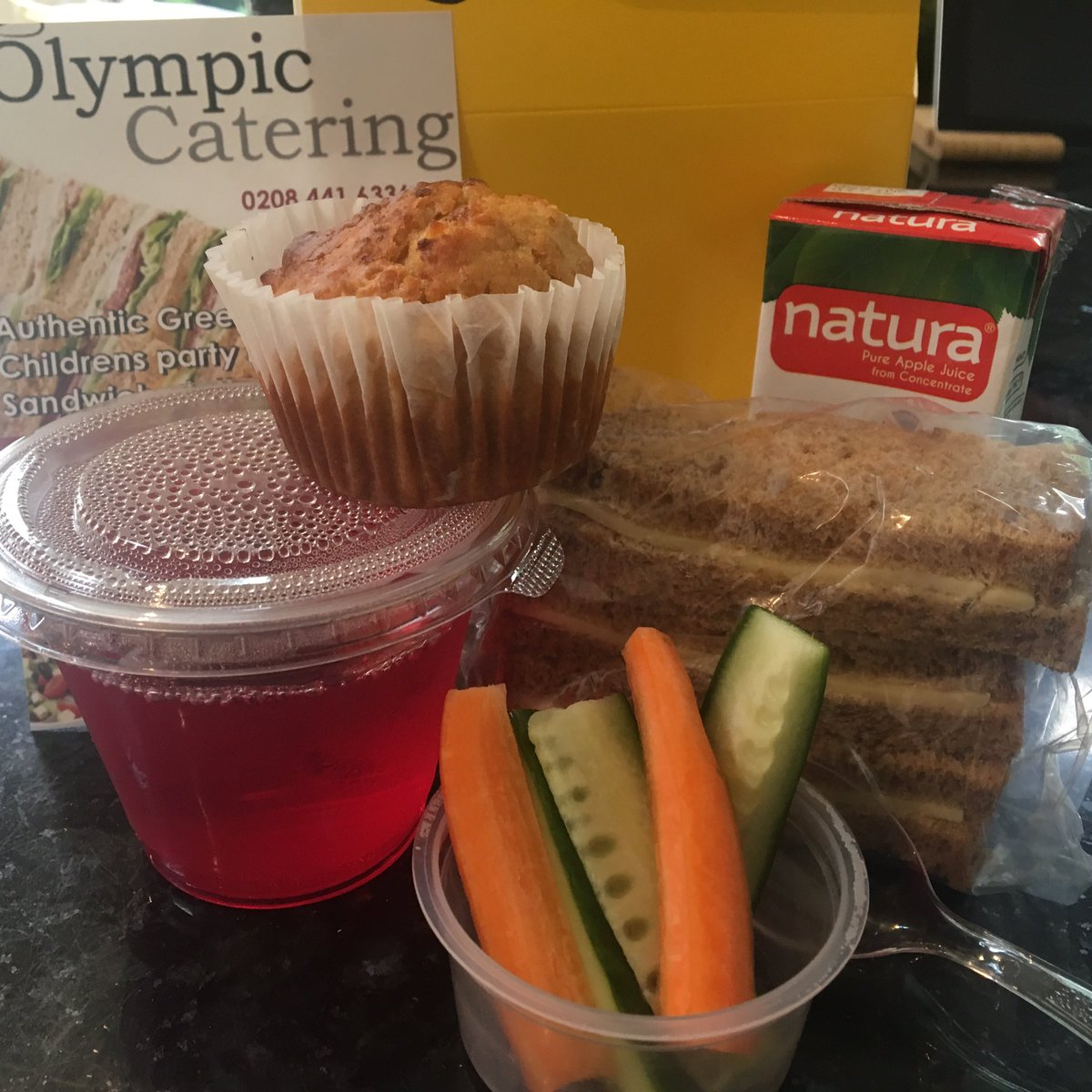 OlympicCatering's tweet photo. Our food boxes were delivered to Kings Cross area today for a girls' joint birthday party. 
#kidsbirthday #foodboxes #kidspartyfood #kidscatering #partyfood #catering #olympiccatering #cockfosters #barnetmums #enfieldmums #busymum #northlondon https://t.co/9JIneRVpHP