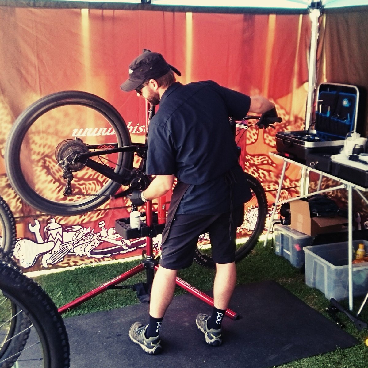 ibiscyclesuk's tweet photo. It's hotting up on day two of the @Tweedlovefest and we have spaces on our ride outs! Our mechanic is ensuring that the bikes are in tip top condition for you.

So come along to try out some of the best bikes in town!

_____

#IbiscyclesUK #Tweedlovefest #Megabikedemo #mtb https://t.co/8sy3E9p1UO