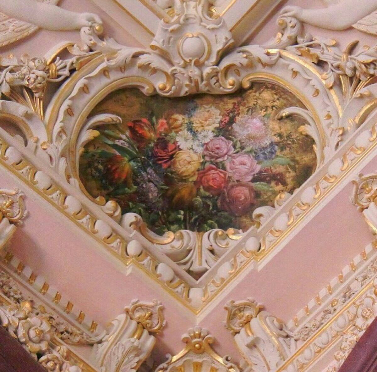 2NMPConcept's tweet image. Architecture detailed ceiling with gothic, renaissance style in Italy #detailceiling #architecturevdesign #esthetic #ceilinginspiration #interiors #architectureart #historical #architecturearthistory