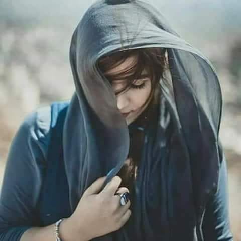 احس الكلب يوكف من تكلمه 
وراح انطيك كلبي وانته كلمه
بعد ما اكدر اسكت هيه كلمه 
احبك حته الو تزعل عليه❤