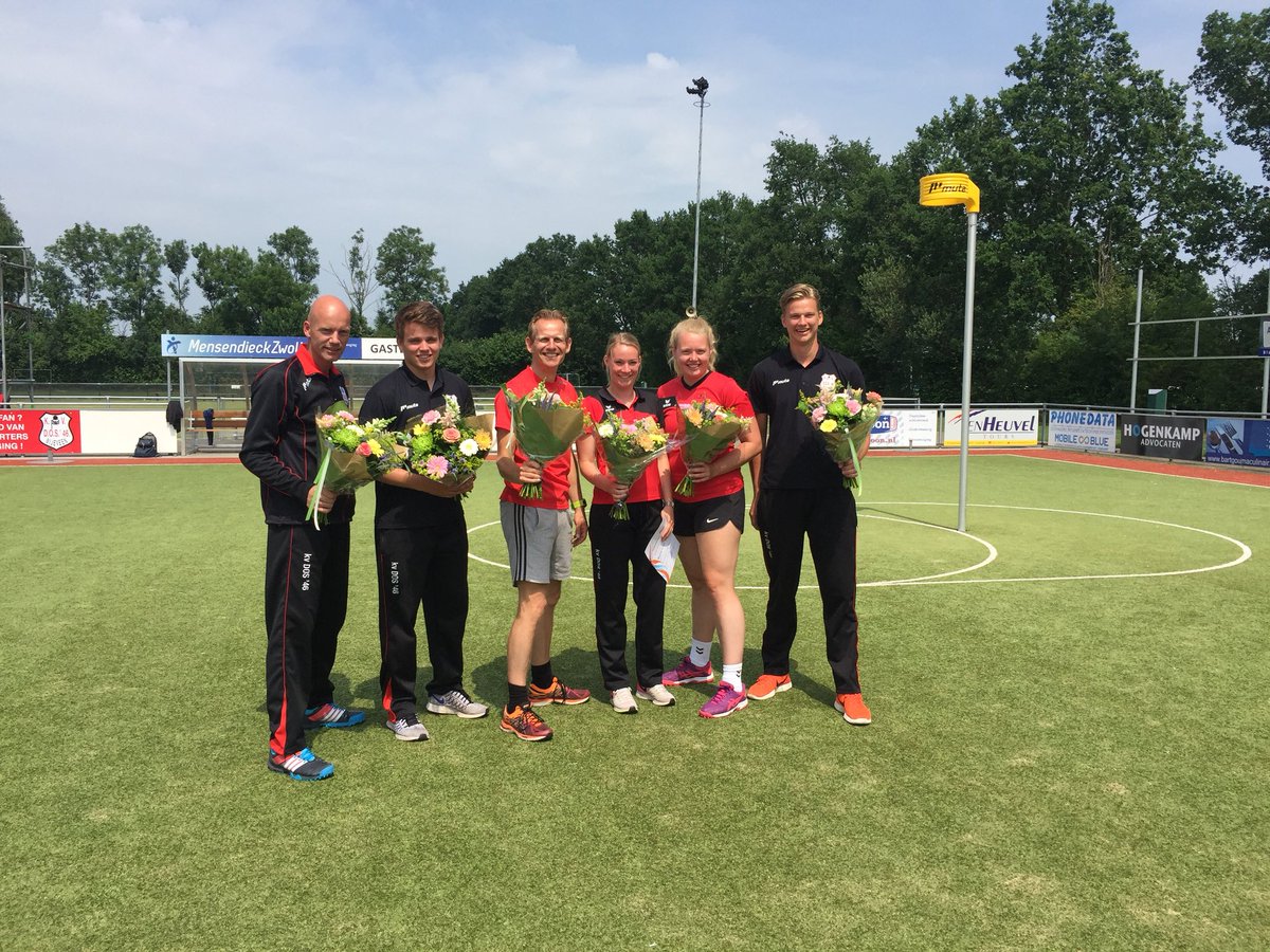 KoopmansRoelof's tweet photo. Nr 8,9,10,11,12 en 13 in de rij van 14. Lisanne Koster, Marieke Klaver, Kelvin Borrink, Julian Jobing, Gerlof de Haan en Rick Duinkerken van @DOS46 gefeliciteerd met het behalen van de #KT3 #hulde @Korfbalverbond https://t.co/rXYdM84G0H