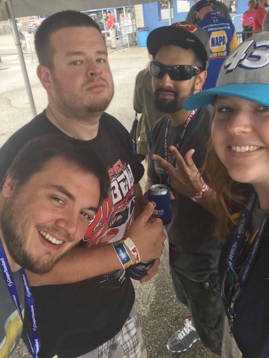 KaitKruse's tweet photo. @Ryan_Truex come to the fence! We want pictures! And also a #GoRyan tee.
#favexfinitydriver #GoRyan https://t.co/YezW0PuUU6
