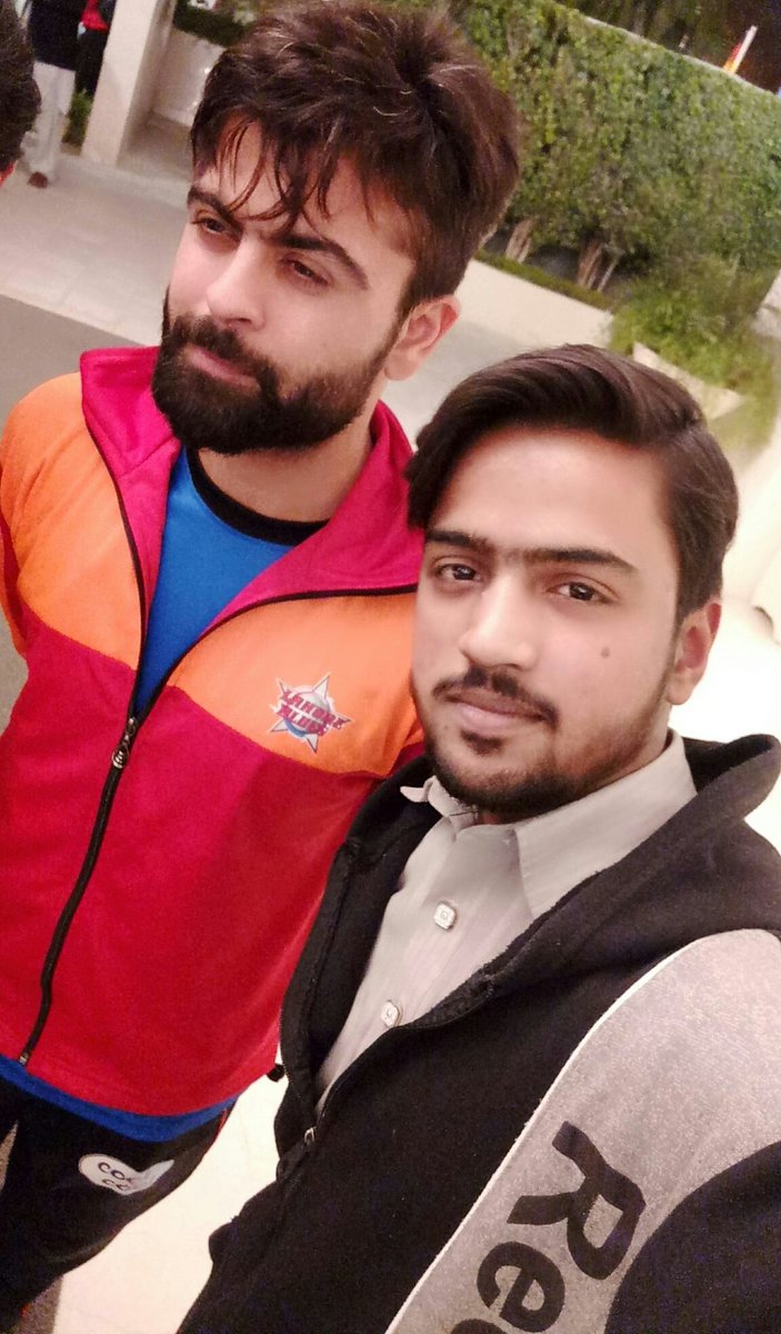 AliSial_19's tweet photo. Here a luckiest fan @iMobeenabbas with the his ideal @iamAhmadshahzad takes some osm Selfeis juat says Mashallah! God blessed you #Mubi more ever Smiles with the sport of Ahmad Shahzad!👍
#fansinheart
@iamAhmadshahzad https://t.co/Plujlq75Yz