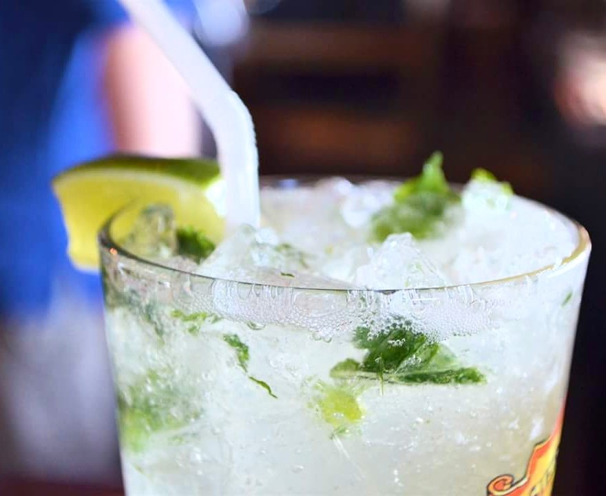 Bluewatermanor's tweet photo. Relax and Refresh today with our Mohican Mohito - fresh mint, lime, and your choice of Blueberry, Mango, Passion Fruit, or Coconut Flavoring🍹🥂

 #cheers  #mojito #freshmint #TavernOnTheLakeLG https://t.co/zkQ9wqBMl2