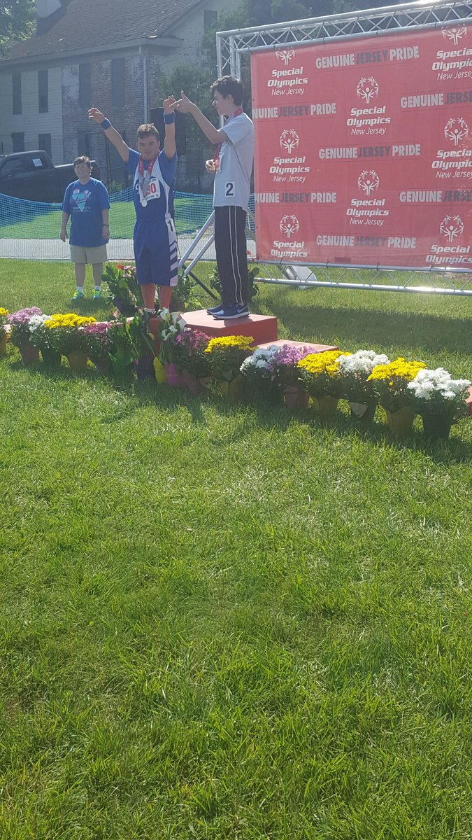 HazletUnified's tweet photo. 1st place in the 200M! Way to go Thomas! #GoRockets #GoForTheGold https://t.co/3AhzK3XdjW