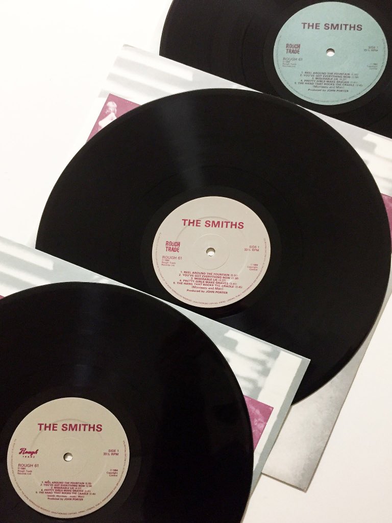 nishi03050305's tweet photo. The Smiths - The Album (ROUGH61)
- Rough Trade UK 1984 LP
Sleeve has titles varied in color with cream to tan. 2nd issue has a round sticker.
Labels:
1st: gray/cursive logo
2nd: gray/stamp logo
3rd: blue/stamp logo
#SmithsComparisons #TheSmiths #Morrissey #RoughTradeUK https://t.co/YF4Nk1Air9