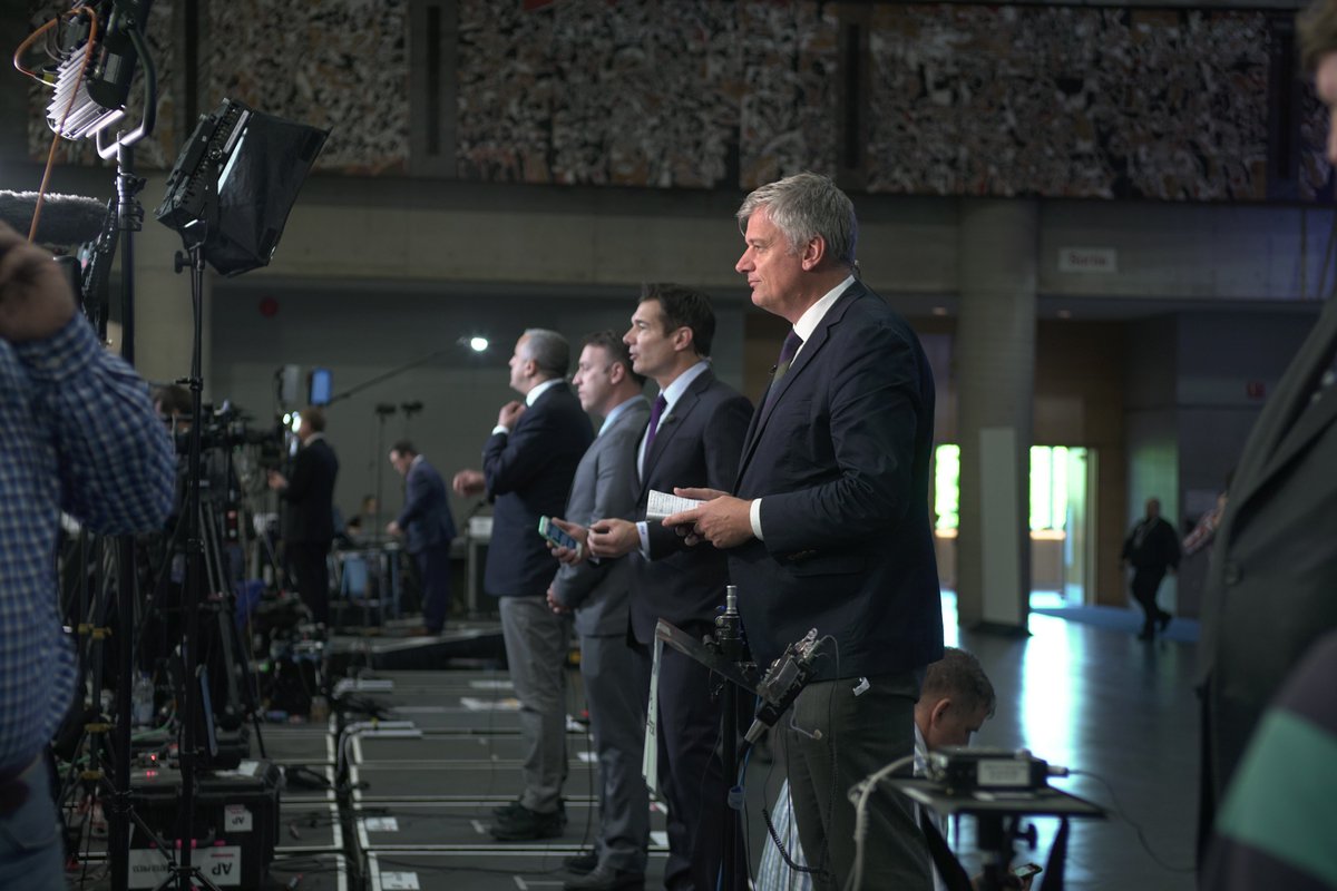 invest_canada's tweet photo. Happy to host 1400 journalists from around the world in the #G7 media centre. 🎥🇨🇦🗺️ https://t.co/UxP5oCJ2Ly