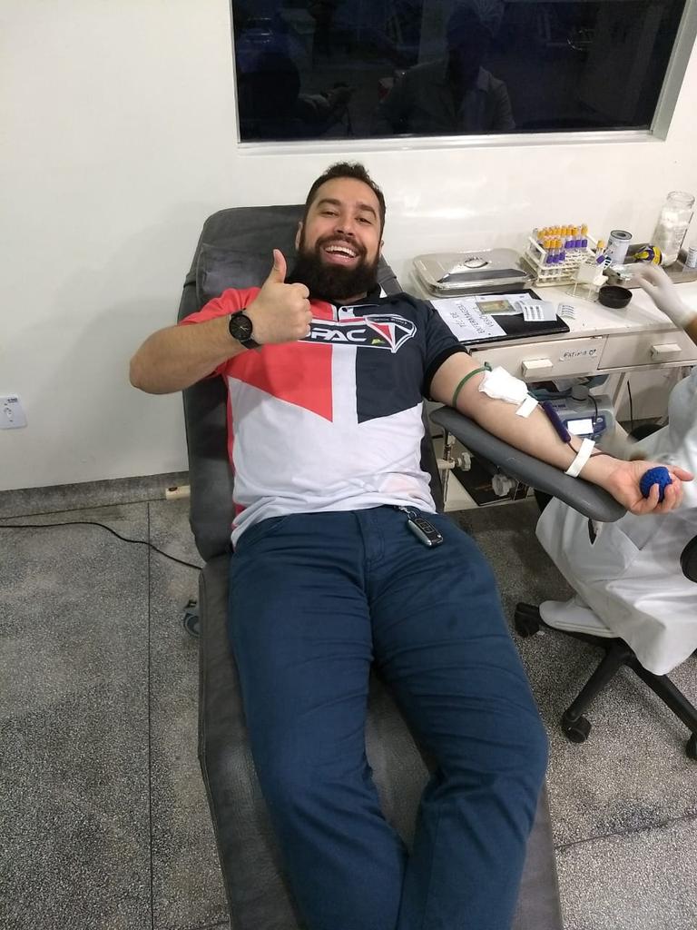 EmbaixadaAC's tweet photo. Nosso diretor Daniel Ribeiro participando da campanha!
❤🇾🇪❤ *#NãoéSóFutebol*
*#SangueVermelhoBrancoPreto* *#SãoPaulo* *#SPFC* *#ESPAC* *#EmbaixadaAc* *#EmbaixadasBR* https://t.co/5m1kt3slWp