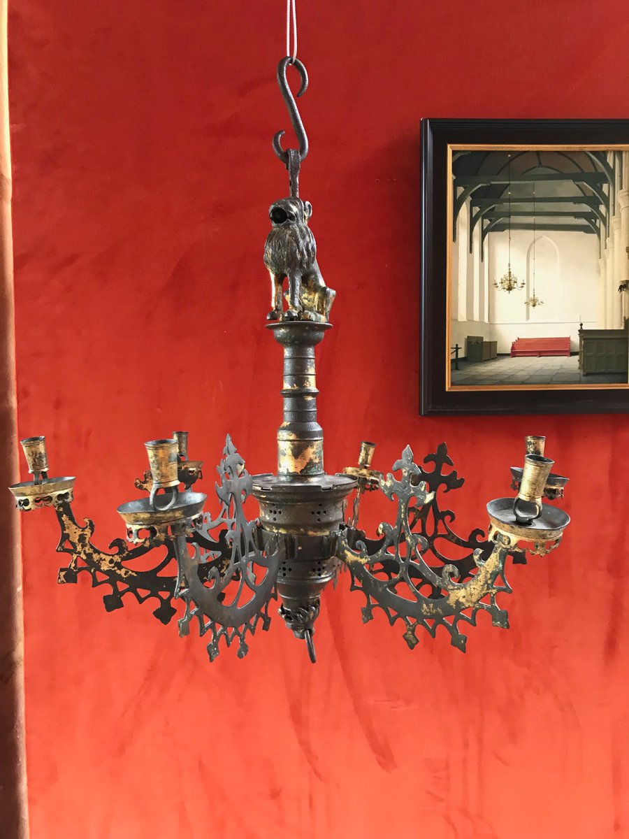 HDomescik's tweet photo. Happened upon Jan Van Eyck’s actual chandelier in Arnolfini portrait in Bonnieux thanks to SCAD! #arthistory ⁦@drszucker⁩ ⁦@HIESbears⁩ ⁦@SCADdotedu⁩ https://t.co/AEIxQTO8LV