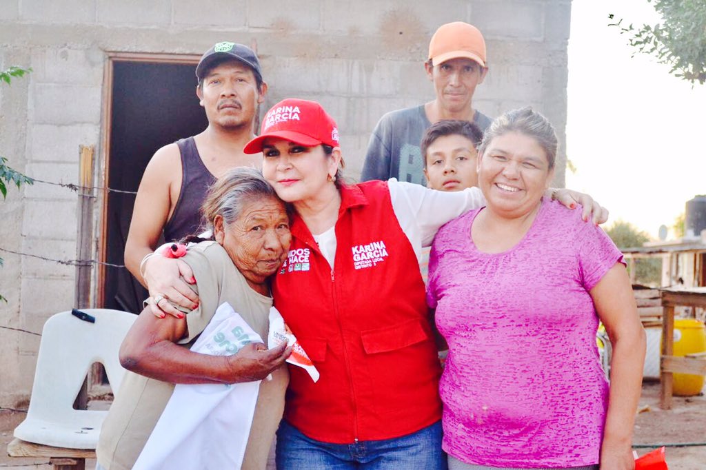 karinagarciaQB's tweet photo. Felices mis amigos d San Pedro x tener su pozo recién perforado, equipado y c/ello tener agua;algo q pedían por años. Aun hay mucho x hacer. Sigo firme y c/Uds. A través del Congreso del Estado haremos q lo bueno siga. El 1 d julio Unidos !Se hace! Gracias x su cariño y confianza https://t.co/xrjgBBu5HE