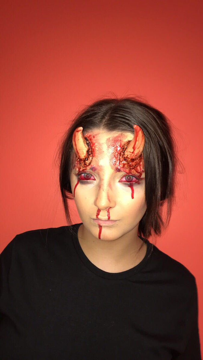 deemisy's tweet photo. #makeup #specialeffects #pinewoodstudio #horror #Dracula #vampire @AnnKoskaAgency such good makeup by @RickyKMistry https://t.co/7N1dgU23mH