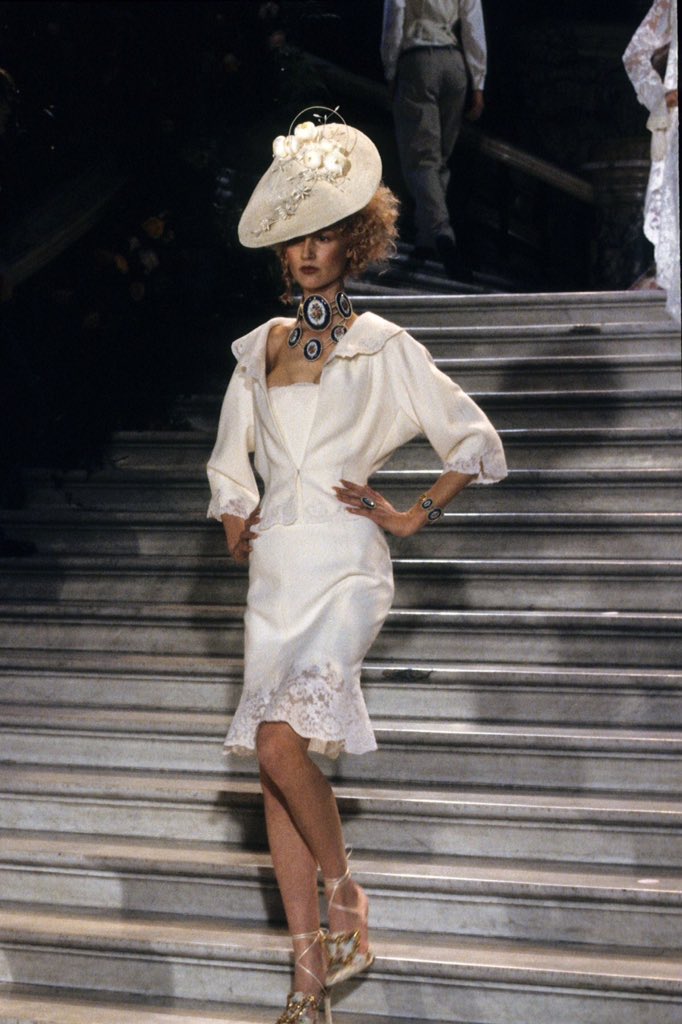 softrosedior's tweet photo. these christian dior s/s 1998 looks were heavenly https://t.co/xMvi9m5yN9