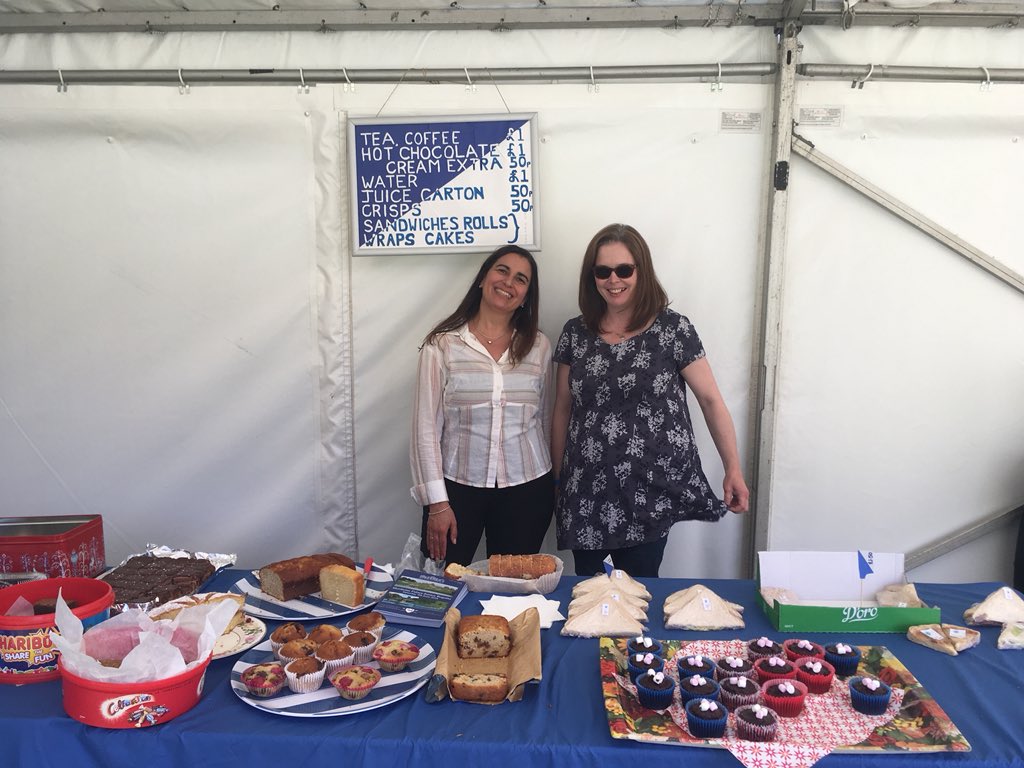 blenheimregatta's tweet photo. Our Star volunteers are working hard at the cake tent to raise money for Hinksey this #volunteerweek at #bpjr2018 https://t.co/VIwFZh69kG