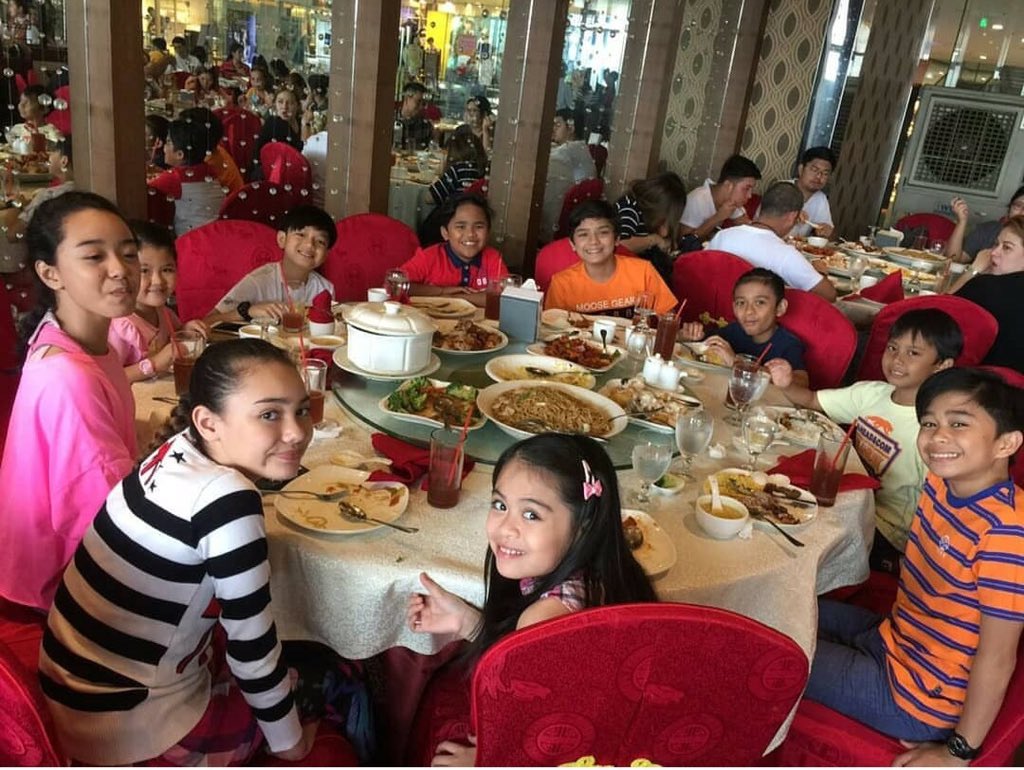 keifer_snchz's tweet photo. Bonding with my @YourFacePH Friends @realSheenna @esangdetorres @RealKrystalBrim @NMCJR_0529 @OnyokOfficial @keifer_snchz @iwantvph @realSheenaB_ https://t.co/N7PI4RyVMc
