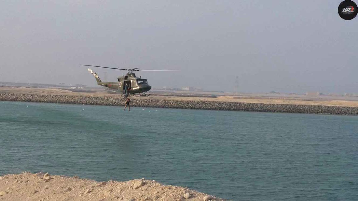 HardDriveStunt's tweet photo. The hold up... #IG @AllenIrwin #Toyota FJ Cruiser #Dishoom #AbuDhabi @HardDriveStunts #DrivingStunts @My_Octane #MyOctane #filmmaking #makingmovies #behindthescene #321action #storytelling #photography #stunts https://t.co/ShZ7nEr3UL
