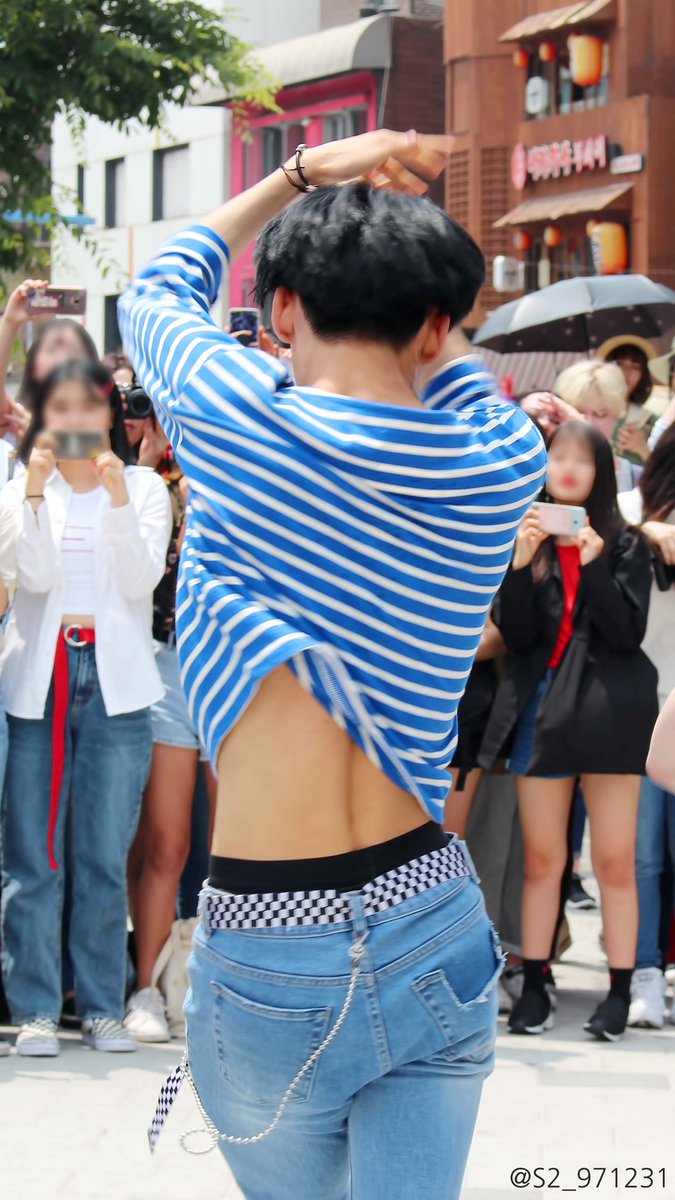 junheeults's tweet photo. oh boy you rude https://t.co/MjCYj8qxBo