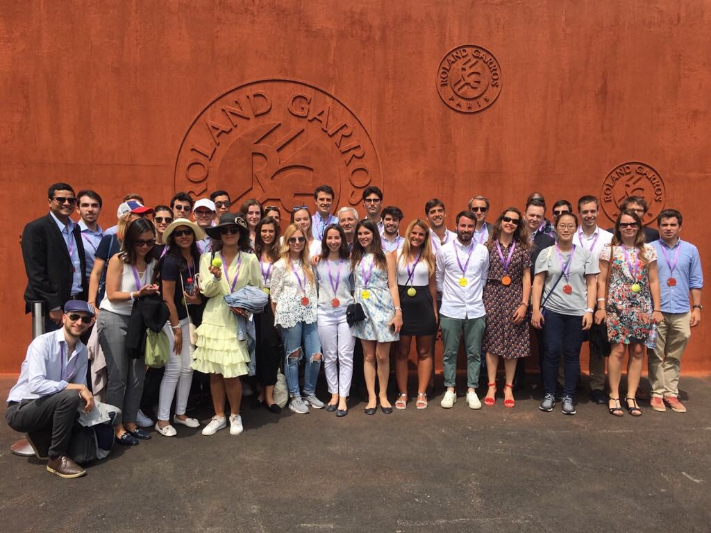 Match point! <a href="/unibocconi/">Università Bocconi</a> et <a href="/esade/">Esade</a> students enjoying a day out #RG18 exchanging with HR Director Yves Martrenchar 🎾🏆