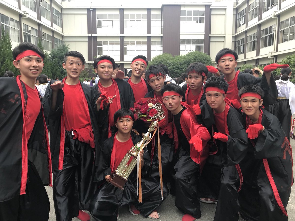 Yuuki616kusu's tweet photo. 最後の体育祭めちゃめちゃたのしかった！
騎馬戦は上に乗ってる山が強すぎて今までの騎馬戦で1番楽しかった笑
最後の朱雀団でのダンスは楽しすぎて一瞬で終わった感覚で寂しかったけど全力でやり切れたから嬉しかった！
ほんまに朱雀団は最高でその団員になれてよかった！！ https://t.co/ADBfNNwL3G