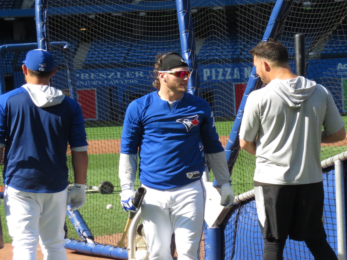 biggles14's tweet photo. @BringerOfRain20 during #OnfieldBp #realdeal #FavJay #BlueJays https://t.co/1HteDqBxsn