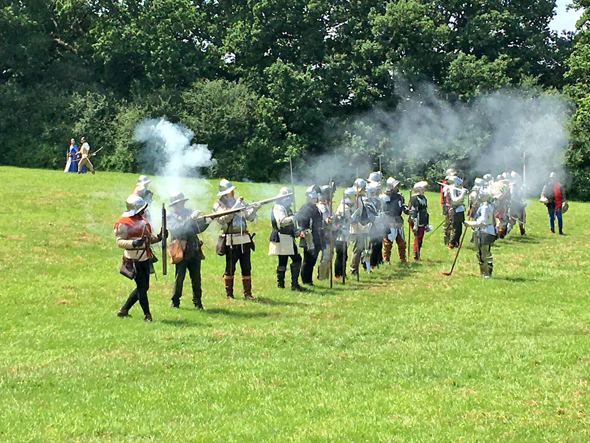The <a href="/MedievalSiege/">Medieval Siege Soc</a> Society re-enactors in action for the Battle of St Albans (1461). Join us for the live Battle of Barnet at 3.30pm #BarnetMedFest2018 #medieval #history #festival