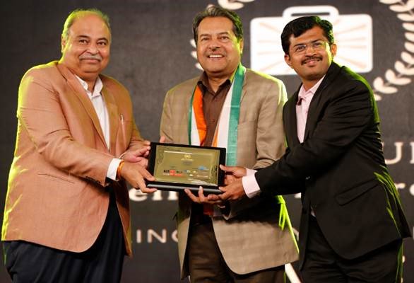 KPIT's tweet photo. [#Flashback] | [#CSRAtKPIT] | KPIT recognized at The CSR Journal Excellence Awards 2017. Read more about the #CSR project. https://t.co/VPLK9LN9Fg https://t.co/EFv9wwnno2