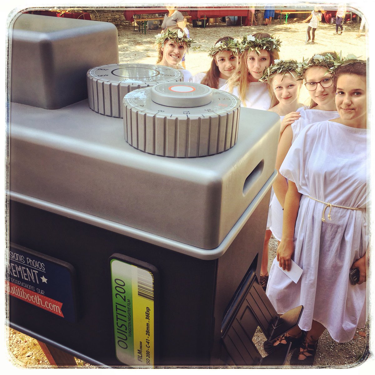 ouistitibooth tweet media