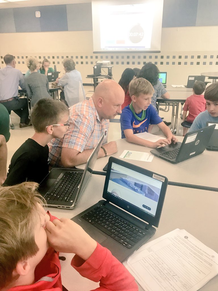morgantberry's tweet photo. Our first student-led Capstone Conference was a huge success! Great job students in planning and delivering professional digital portfolios and thank you parents for being a wonderful audience! #PBLinFCPS #CapstoneExperience https://t.co/F3q57VnjzV