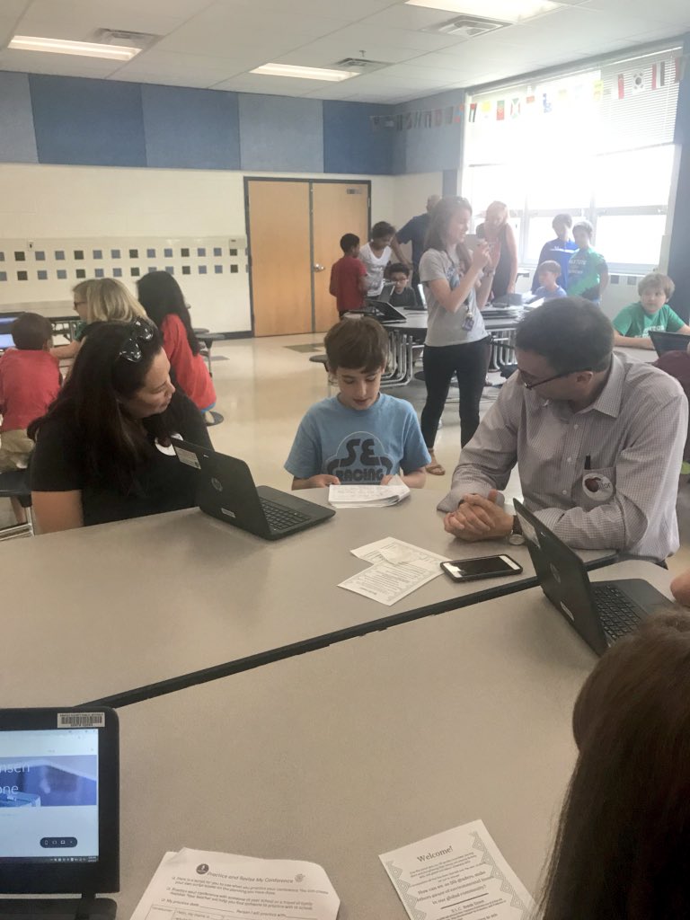 morgantberry's tweet photo. Our first student-led Capstone Conference was a huge success! Great job students in planning and delivering professional digital portfolios and thank you parents for being a wonderful audience! #PBLinFCPS #CapstoneExperience https://t.co/F3q57VnjzV