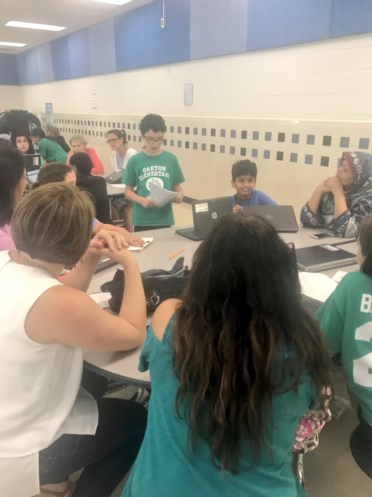 morgantberry's tweet photo. Our first student-led Capstone Conference was a huge success! Great job students in planning and delivering professional digital portfolios and thank you parents for being a wonderful audience! #PBLinFCPS #CapstoneExperience https://t.co/F3q57VnjzV