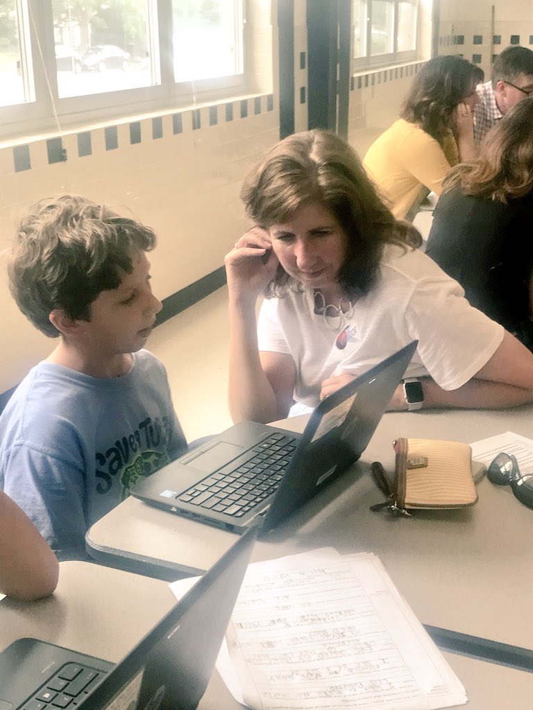 morgantberry's tweet photo. Our first student-led Capstone Conference was a huge success! Great job students in planning and delivering professional digital portfolios and thank you parents for being a wonderful audience! #PBLinFCPS #CapstoneExperience https://t.co/F3q57VnjzV