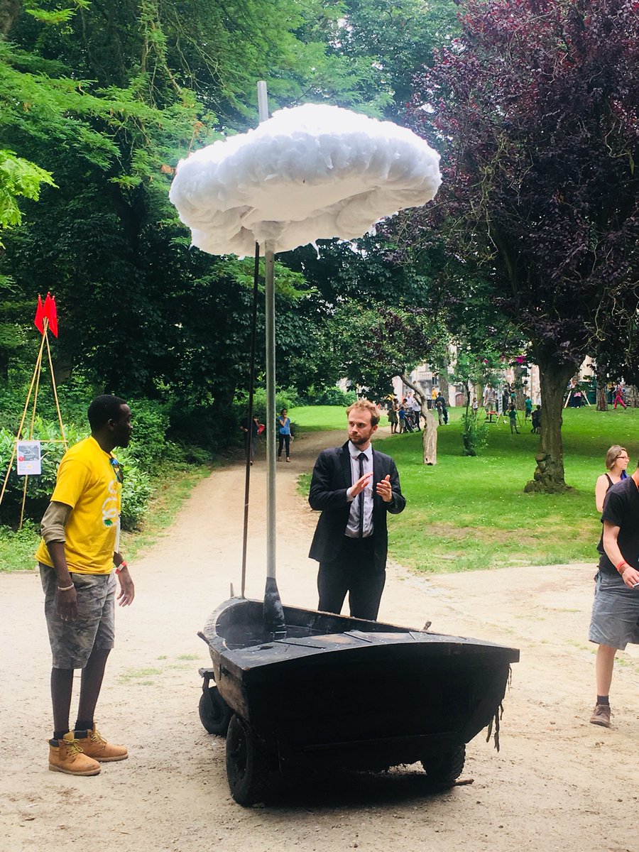 LesiaRadelicki's tweet photo. #supervlieg #supermouche #svsm de zon is we niet maar de sfeer &amp; de vrolijke mensen wel 💪🏼🎉 #BrusselsForPeople https://t.co/LlNgODuOYW