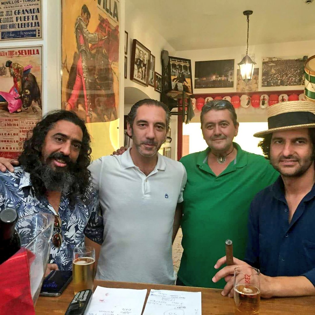 RMDmulilla's tweet photo. Buenas tardes!!! Falta arte en esta foto? #elcigala #juakin #ramon #morantedelapuebla https://t.co/o6Bl1bI7cE