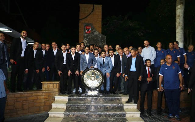 wafaa1907's tweet photo. رحم الله شهداء الاهلي من حفل تسليم درع الدوري https://t.co/rye4s2p6uT