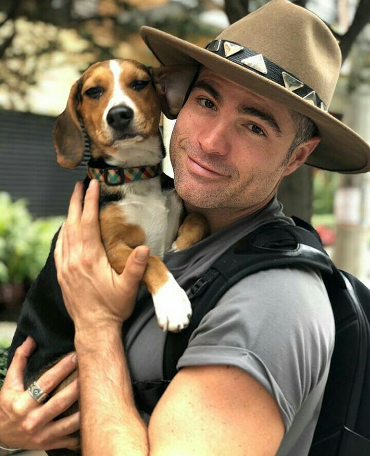 FCRManriqueESP's tweet photo. #Milamigos13 Instagram: @Milamigos13 💚🐶 Dachshund beagle rescatada por @RobertoManrique 🙌😘 https://t.co/BwNvK5mEVC