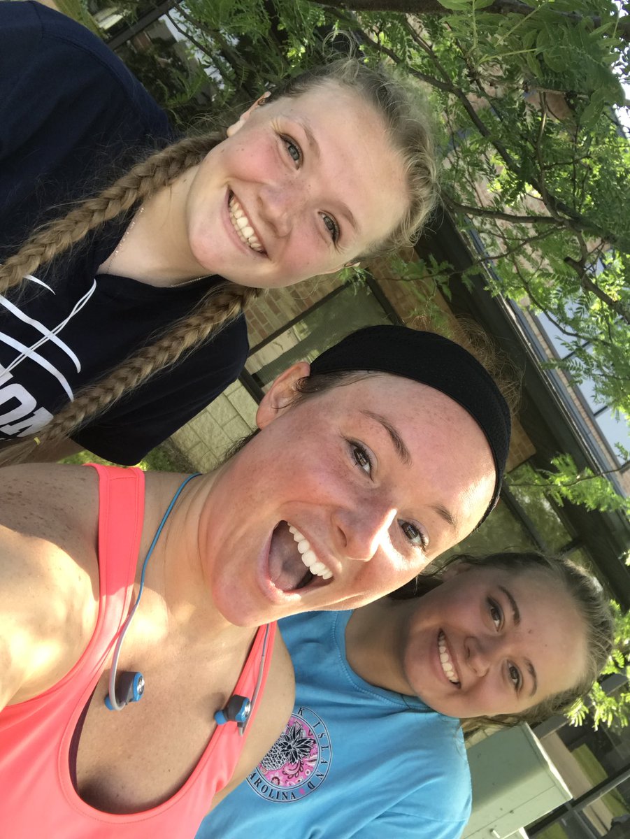 ryzenski's tweet photo. Beautiful morning for a run #postrunpic #morningmiles #ladygeneralssoccer https://t.co/V1mJBro907