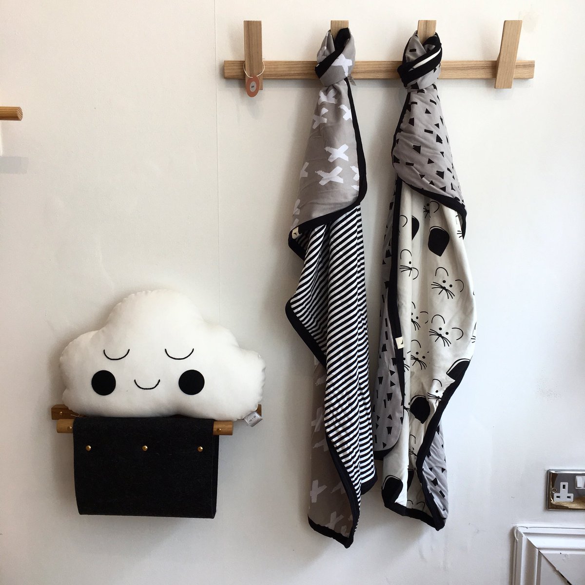 Organic cotton baby blankets in two designs 😍 In store and online now! #scandi #scandikids #scandibaby #scandinursery #nursery #newbaby #newbabygift #hitchin #monochromekids #organiccotton #turtledovelondon #utology #madebyskoo #cloud #cloudcushion #magazinerack #coatrack