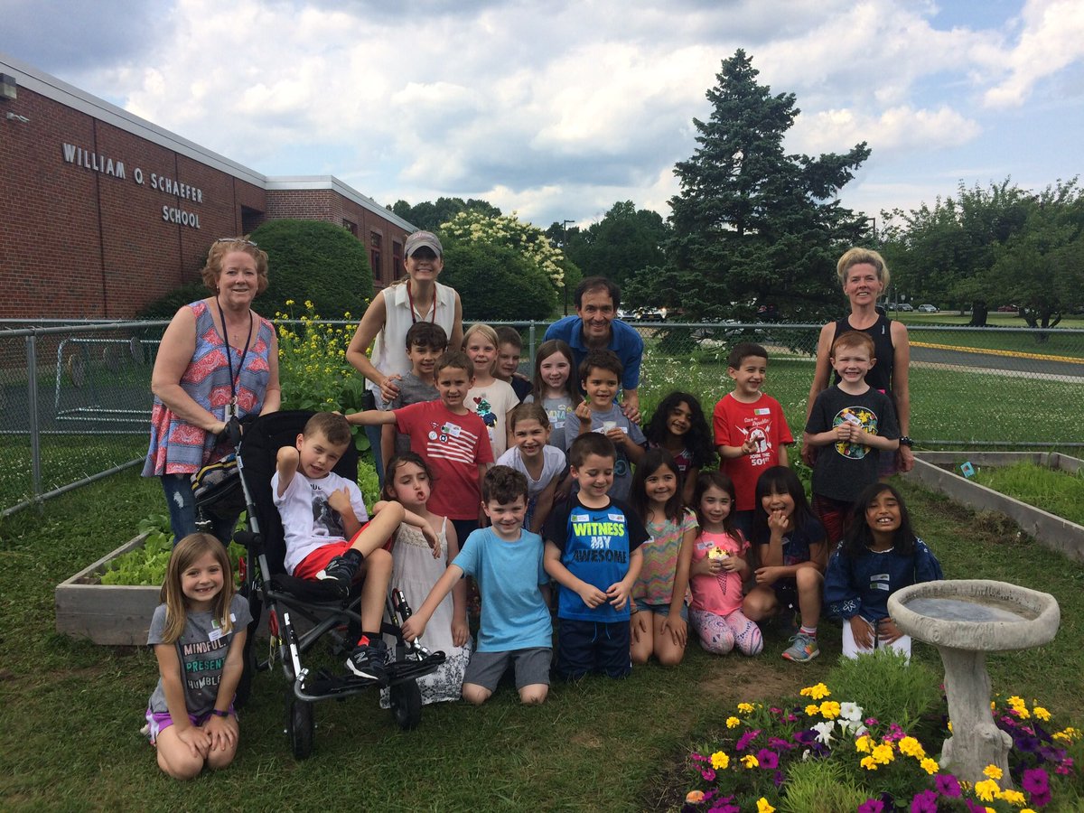 HeidiRHill's tweet image. Enjoying the fruits (or vegetables) of our labor from the garden. @WOSnews #outdoorfun #handsonlearning